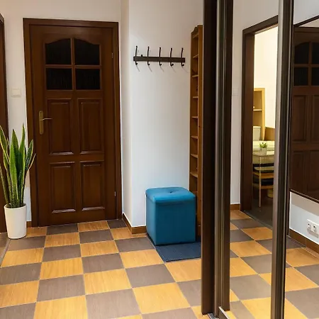 Apartment Modern Malborska,14, Metro&mall, Parking&smarttv Warschau