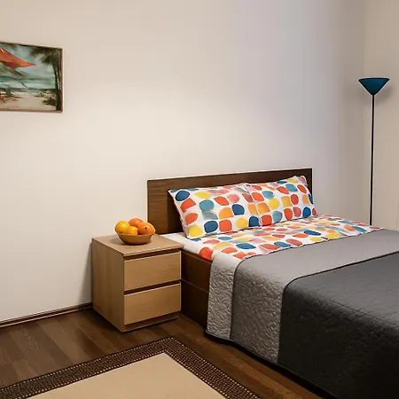 Modern Malborska,14, Metro&mall, Parking&smarttv Apartment *