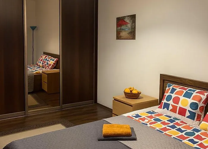 Modern Malborska,14, Metro&mall, Parking&smarttv