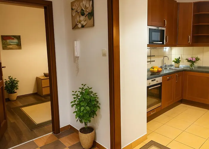 Modern Malborska,14, Metro&mall, Parking&smarttv