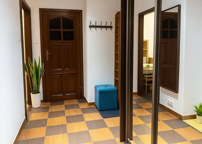 Apartment Modern Malborska,14, Metro&mall, Parking&smarttv Warsaw